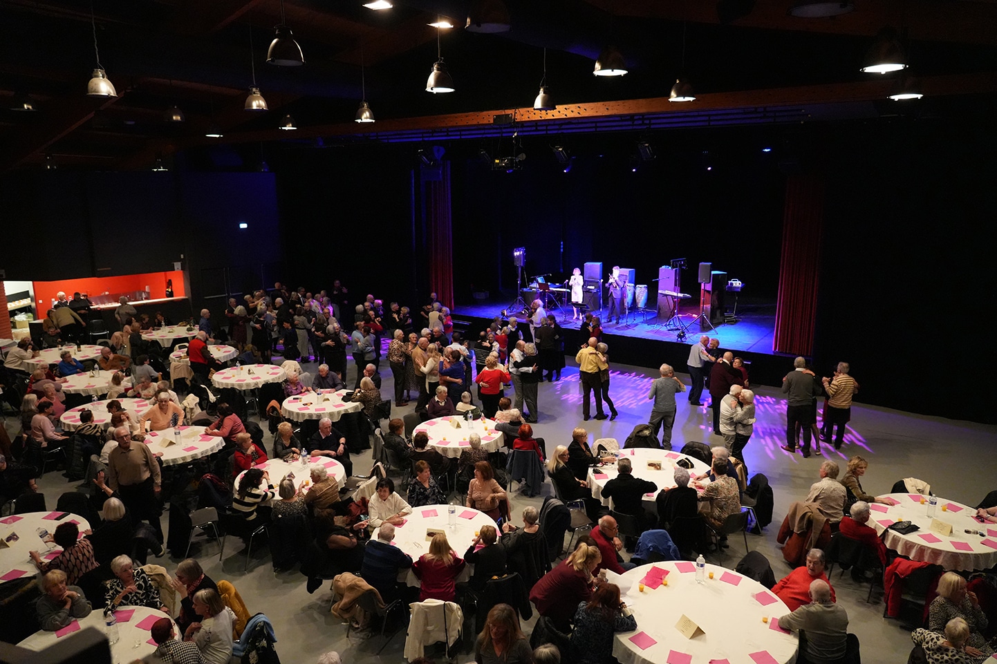 240 seniors réunis à l’Espace Brassens !