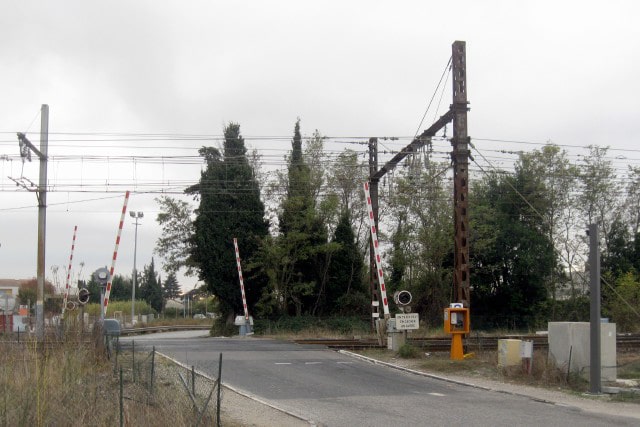 Le passage à niveau fermé à la circulation